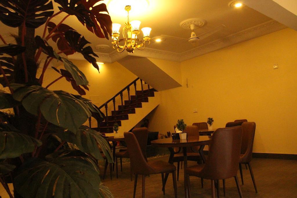 Luxury Inn Карачі Екстер'єр фото