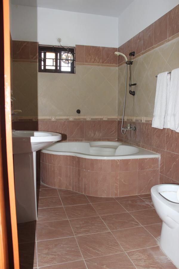 Luxury Inn Карачі Екстер'єр фото