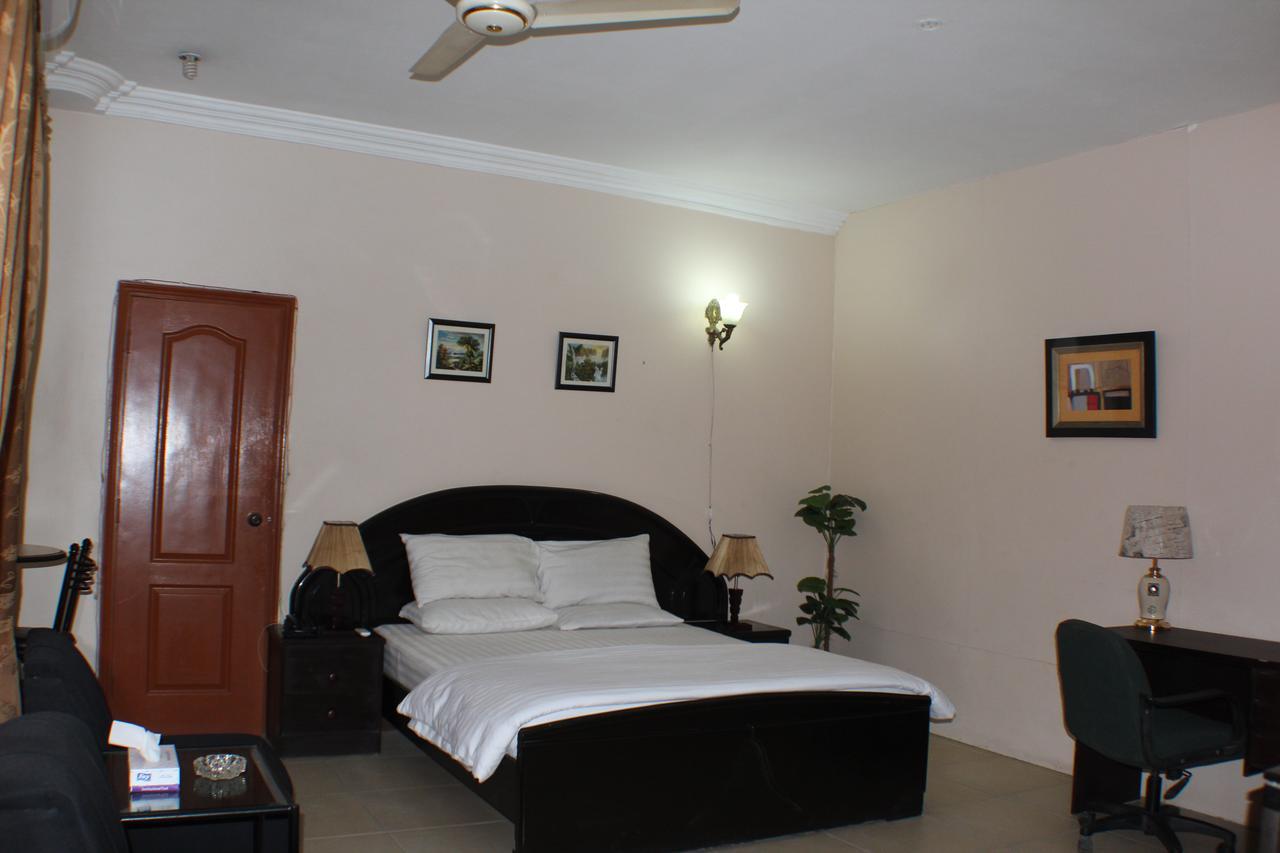 Luxury Inn Карачі Екстер'єр фото
