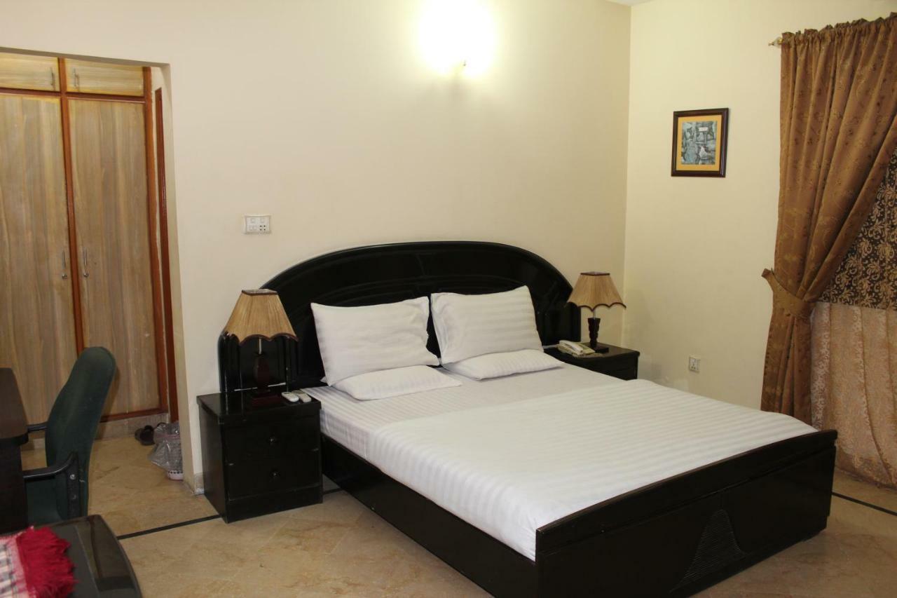 Luxury Inn Карачі Екстер'єр фото