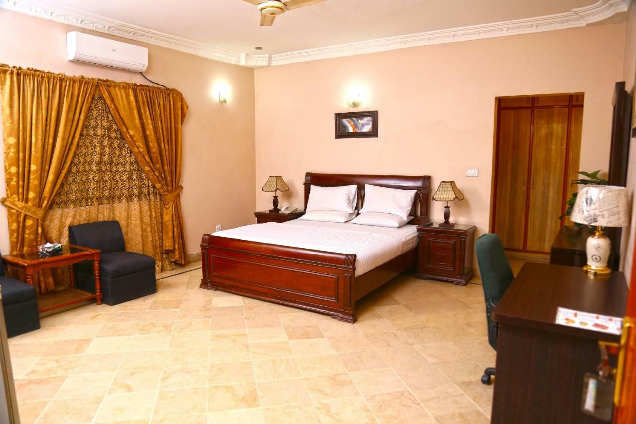 Luxury Inn Карачі Екстер'єр фото