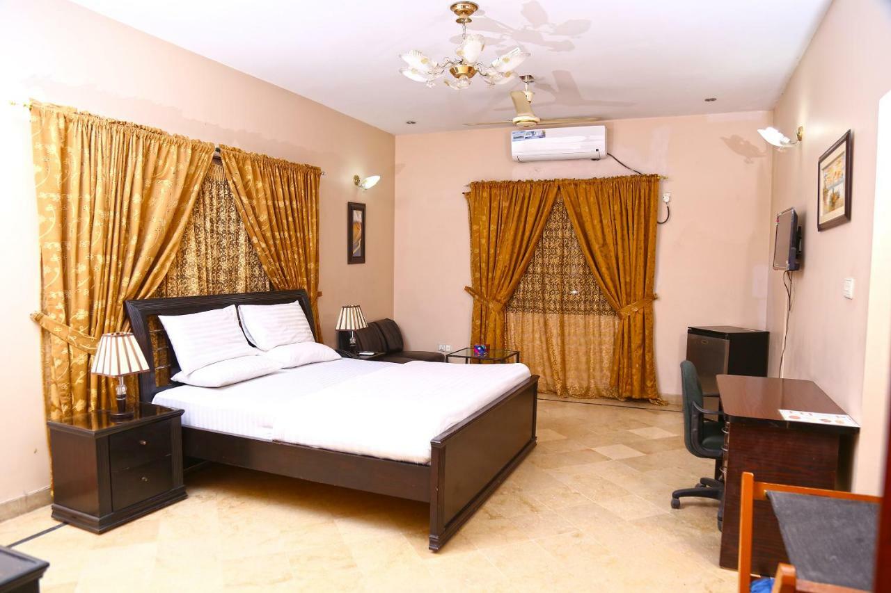 Luxury Inn Карачі Екстер'єр фото