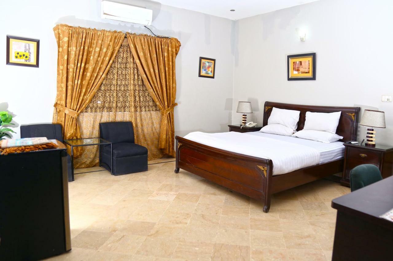 Luxury Inn Карачі Екстер'єр фото